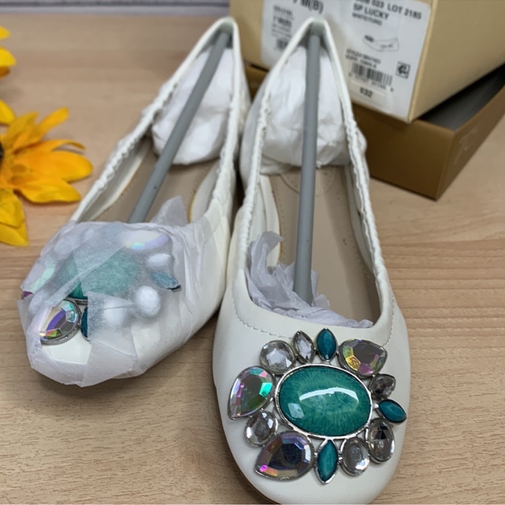 NWT Studio Paolo White and Turquoise Embellished Flats